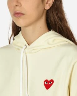 Small Heart Hooded Sweatshirt Beige -Capo Perfetto Negozio CommeDesGar C3 A7onsPlay Clothing Hoodies SmalllHeartHoodieBeige P1T1732 20230911173143 05