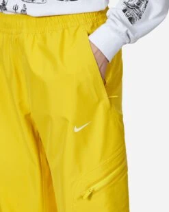 Nike NOCTA X L'Art De L'Automobile Tech Pants Vivid Sulfur -Capo Perfetto Negozio Nike Clothing Sweatpants MNrgUTchPantMulticolor FD2197 709 20240325161649 C 05