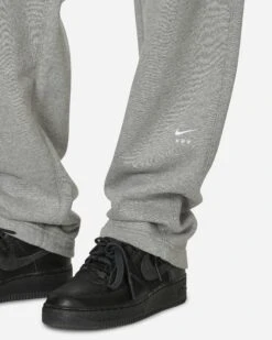 Nike MMW Fleece Pants Grey Heather -Capo Perfetto Negozio Nike Clothing Sweatpants UNrgMtFlcPantGrey DR5365 050 20240322122637 C 05