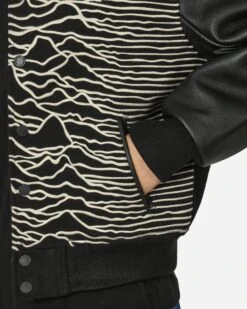 Joy Division Unknown Pleasures Varsity Jacket Black -Capo Perfetto Negozio Pleasures Clothing BomberJackets UnknownPleasuresVarsityBlack P24JD008BLACK 20240509100850 C 05